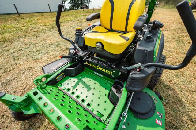 Image of John Deere Z950M equipment image 3