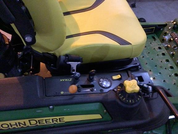 Image of John Deere Z950R equipment image 4