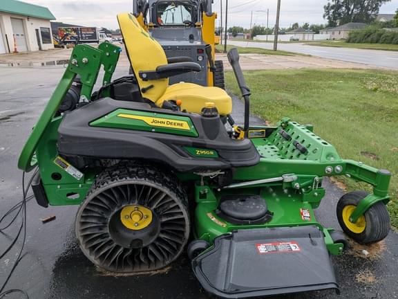 Image of John Deere Z950R equipment image 3