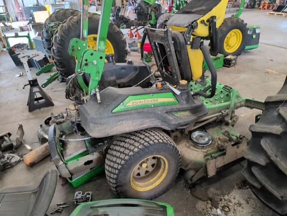 Image of John Deere Z960M equipment image 3