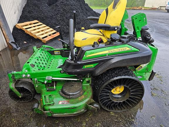 Image of John Deere Z960M equipment image 1