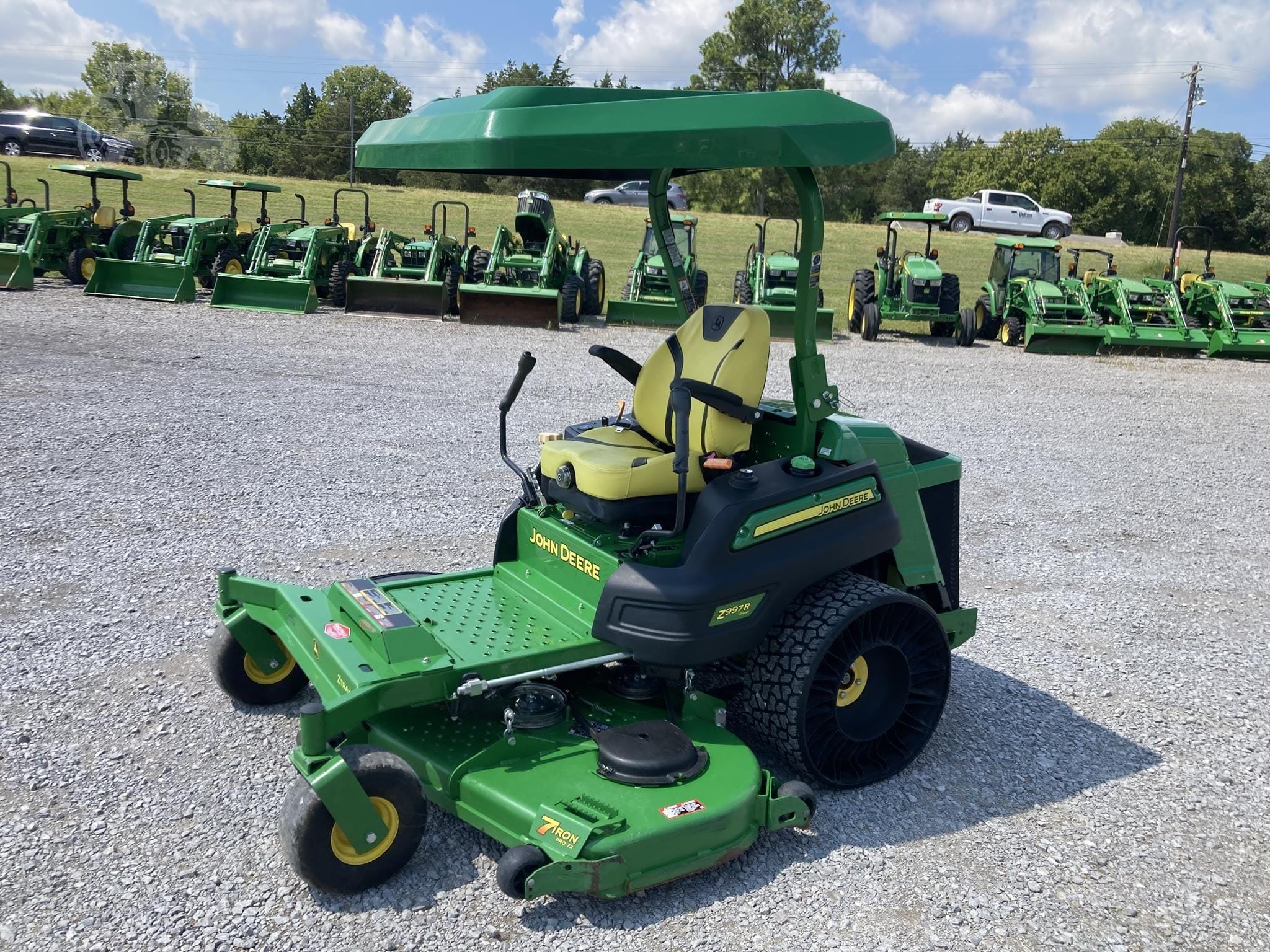 2022 John Deere Z997R Equipment Image0