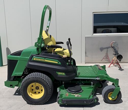 Image of John Deere Z997R equipment image 1