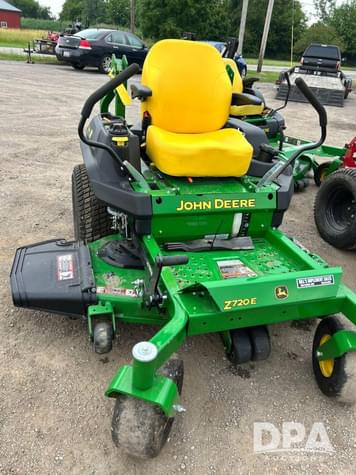 Main image John Deere Z720E
