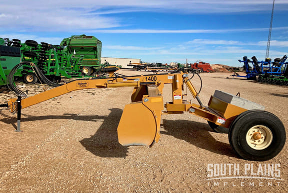 2022 HyGrade 1400 Equipment Image0
