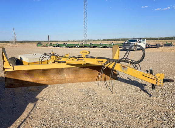 2022 HyGrade 1400RS Equipment Image0