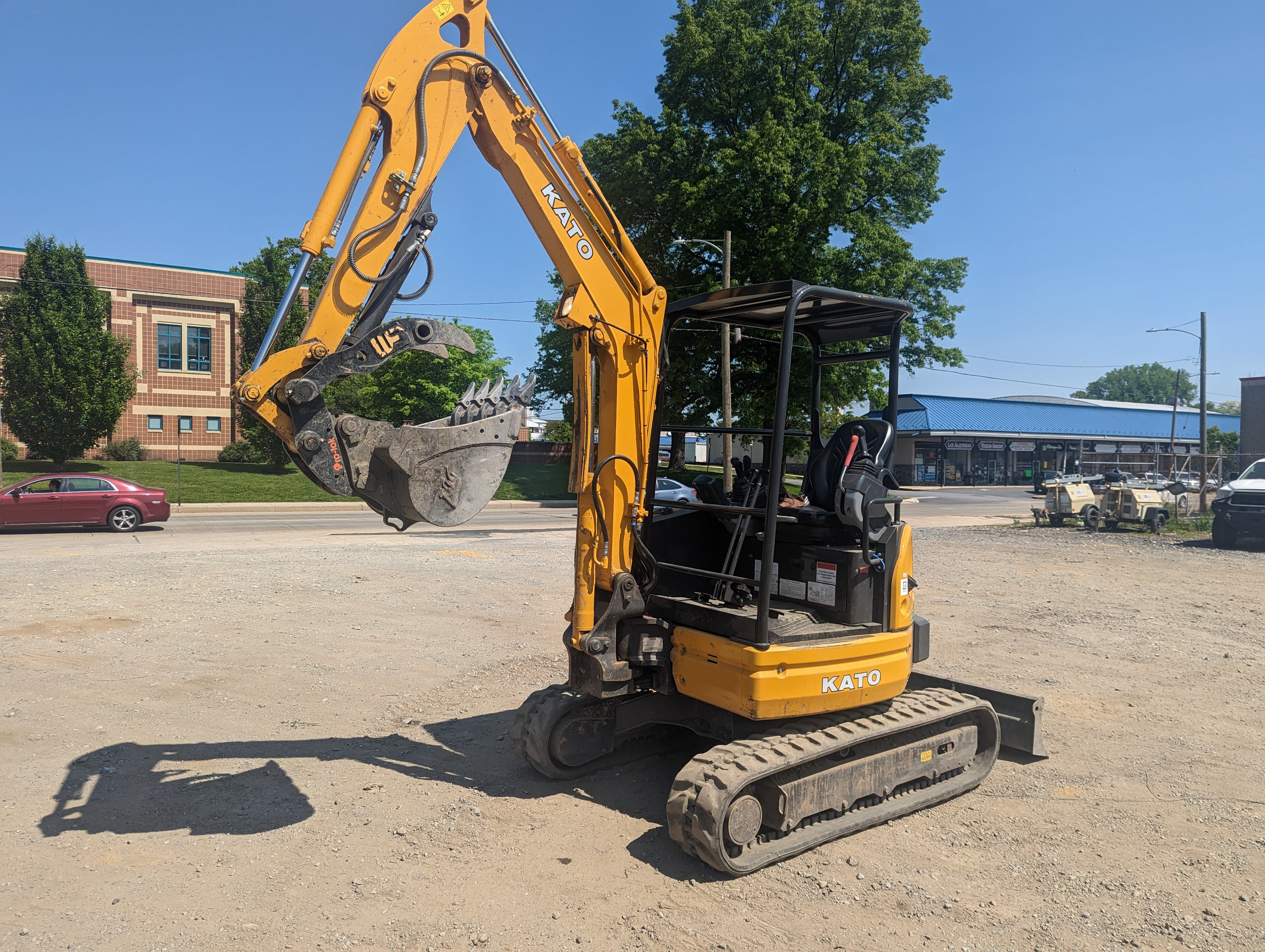 2022 Kato HD 30V5 Equipment Image0