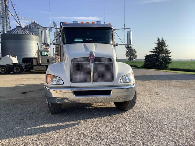 Image of Kenworth T-370 equipment image 2