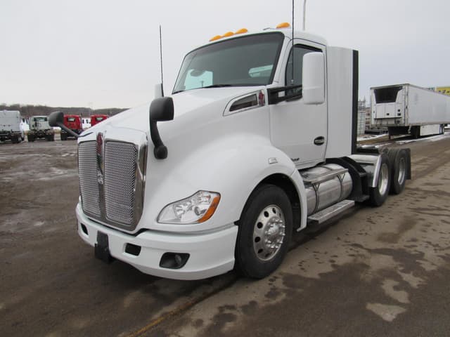 Image of Kenworth T680 equipment image 1