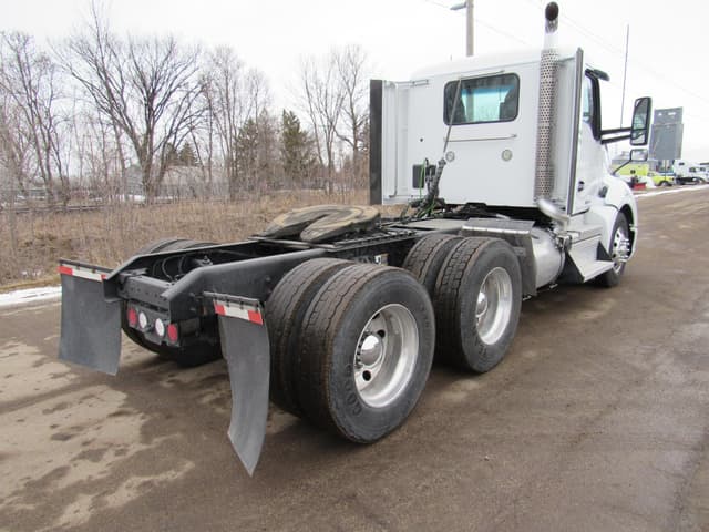 Image of Kenworth T680 equipment image 2
