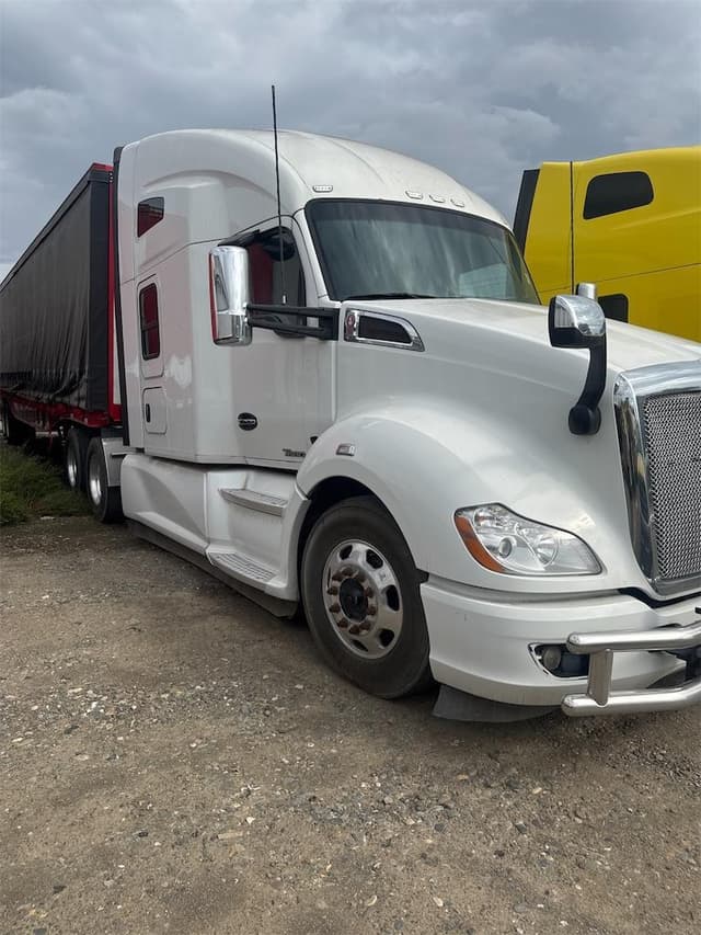 Image of Kenworth T680 equipment image 2