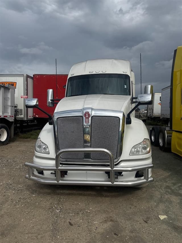 Image of Kenworth T680 equipment image 1