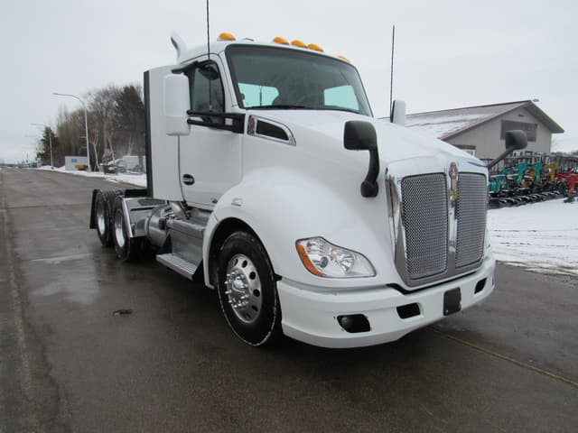 Image of Kenworth T680 equipment image 1