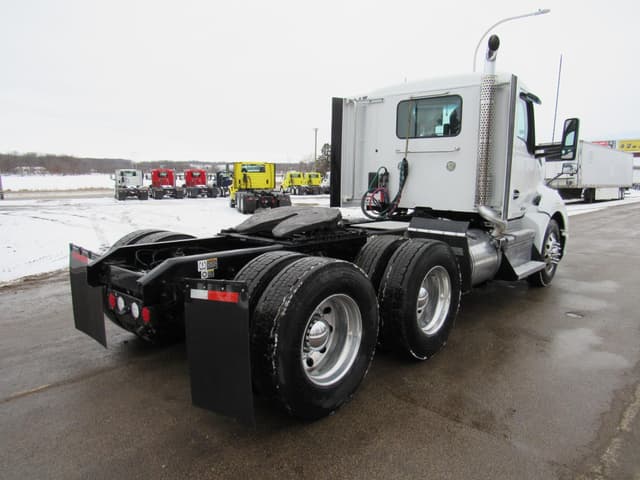Image of Kenworth T680 equipment image 2