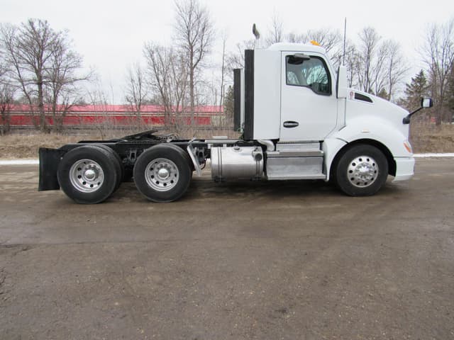 Image of Kenworth T680 equipment image 4