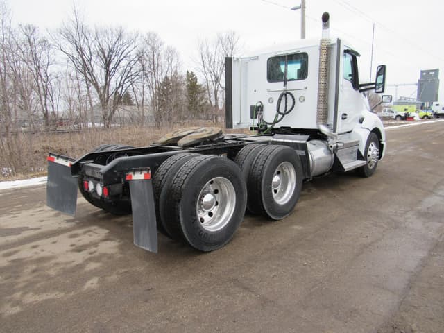 Image of Kenworth T680 equipment image 2