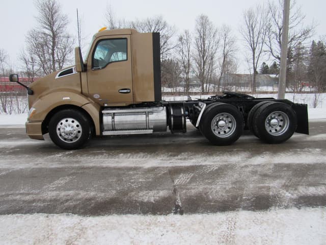 Image of Kenworth T680 equipment image 4