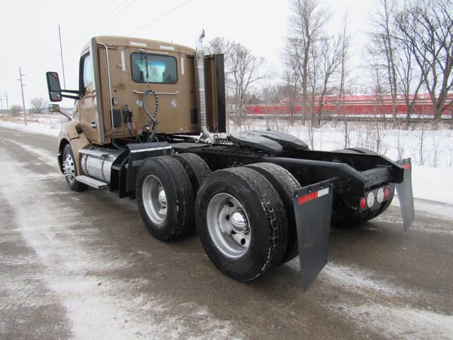 Image of Kenworth T680 equipment image 2