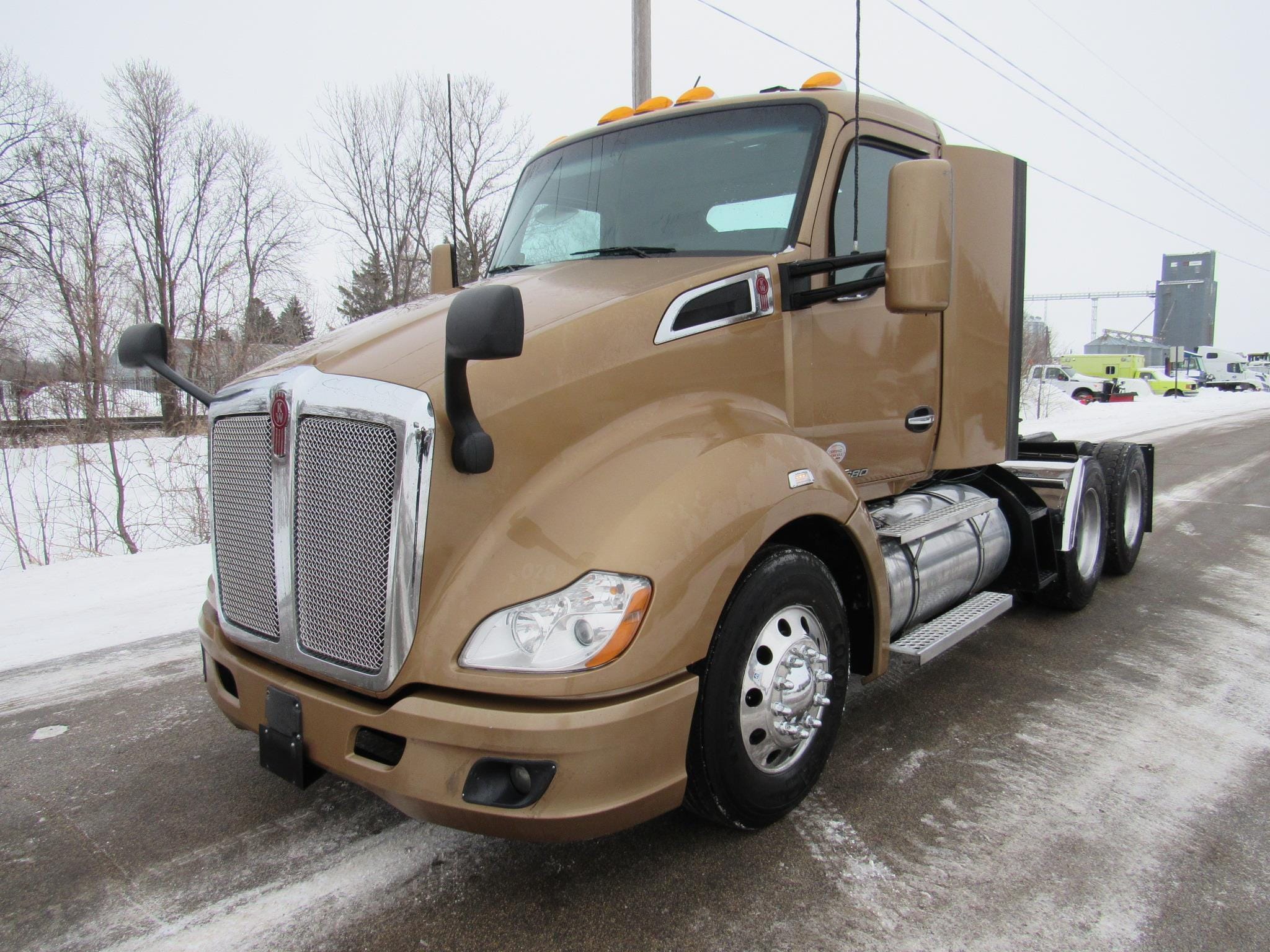 2022 Kenworth T680 Equipment Image0