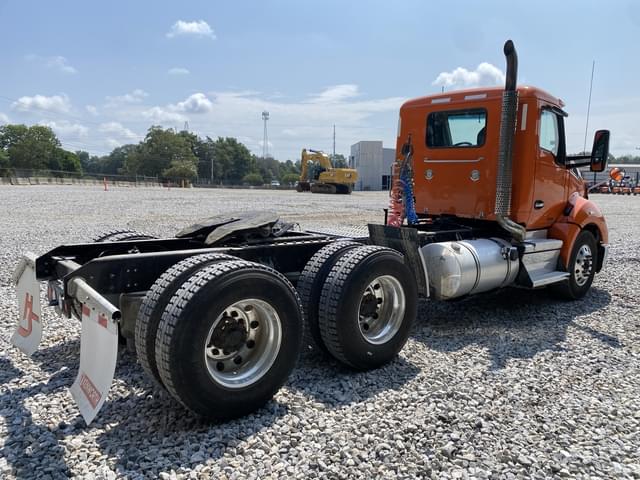 Image of Kenworth T600 equipment image 2