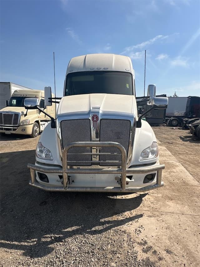 Image of Kenworth T680 equipment image 1