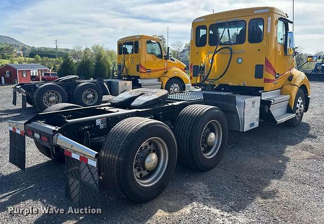 Image of Kenworth T680 equipment image 4
