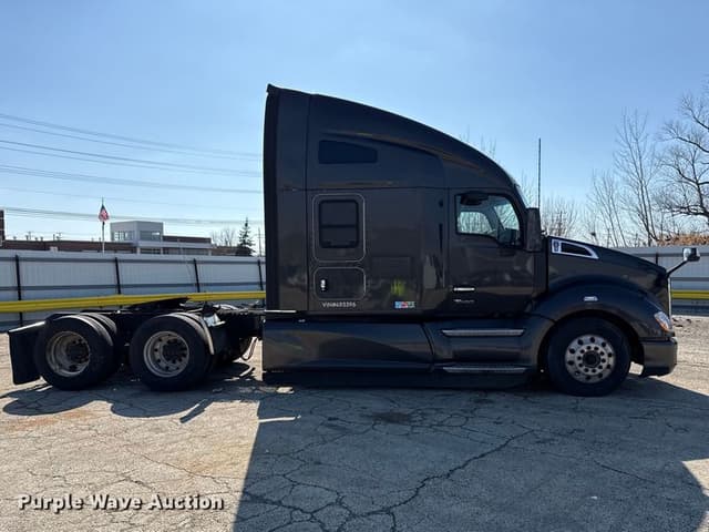 Image of Kenworth T680 equipment image 3