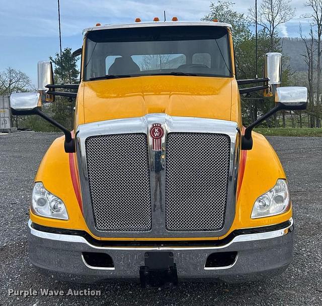Image of Kenworth T680 equipment image 1