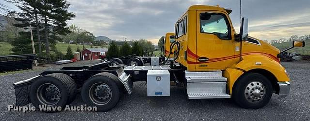 Image of Kenworth T680 equipment image 3