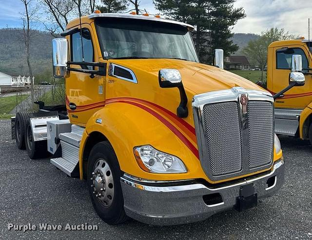 Image of Kenworth T680 equipment image 2