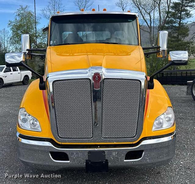 Image of Kenworth T680 equipment image 1