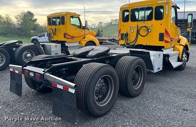 Image of Kenworth T680 equipment image 4