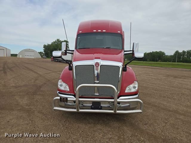 Image of Kenworth T680 equipment image 1