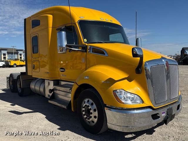 Image of Kenworth T680 equipment image 2