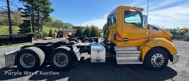Image of Kenworth T680 equipment image 3