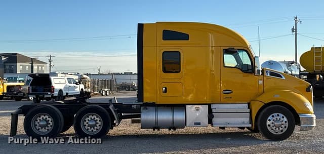 Image of Kenworth T680 equipment image 3