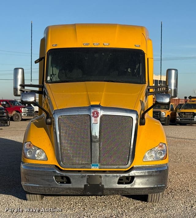 Image of Kenworth T680 equipment image 1