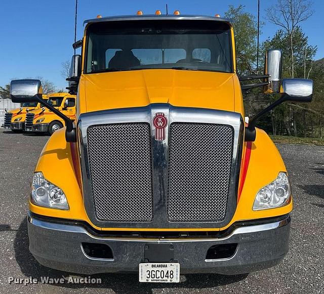 Image of Kenworth T680 equipment image 1
