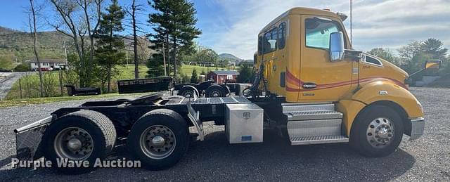 Image of Kenworth T680 equipment image 3