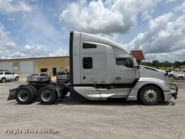 Image of Kenworth T680 equipment image 3
