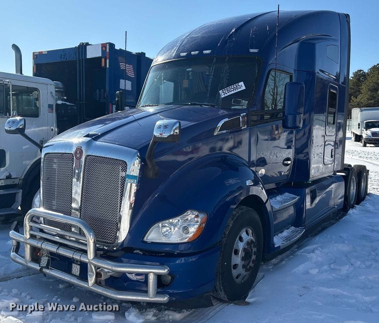 2022 Kenworth T680 Equipment Image0