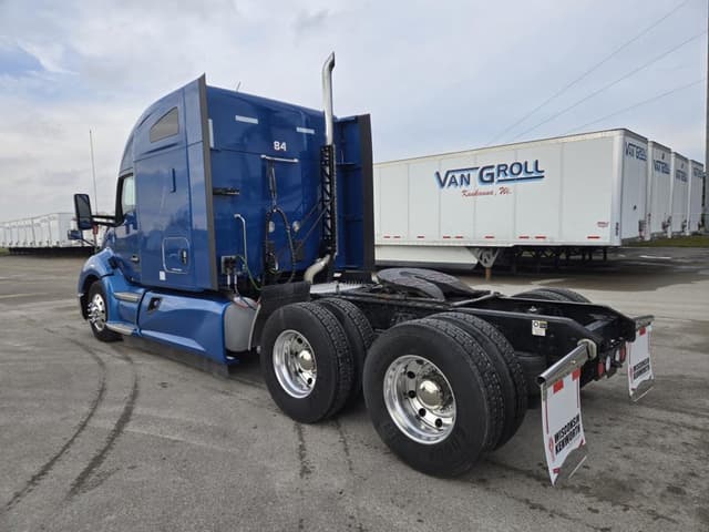 Image of Kenworth T680 equipment image 2