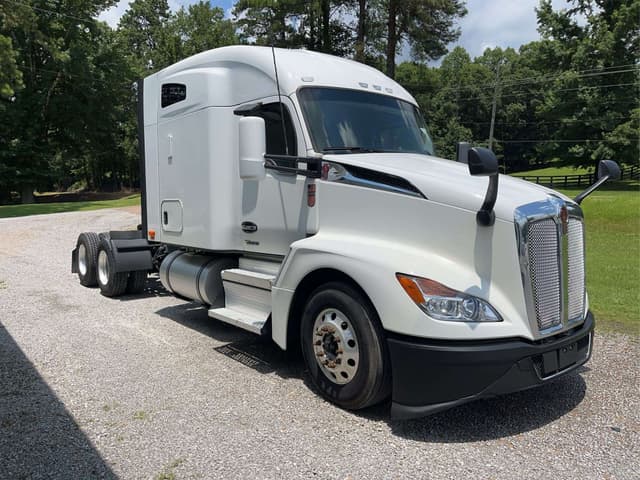 Image of Kenworth T680 equipment image 2