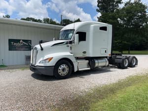 2022 Kenworth T680 Image