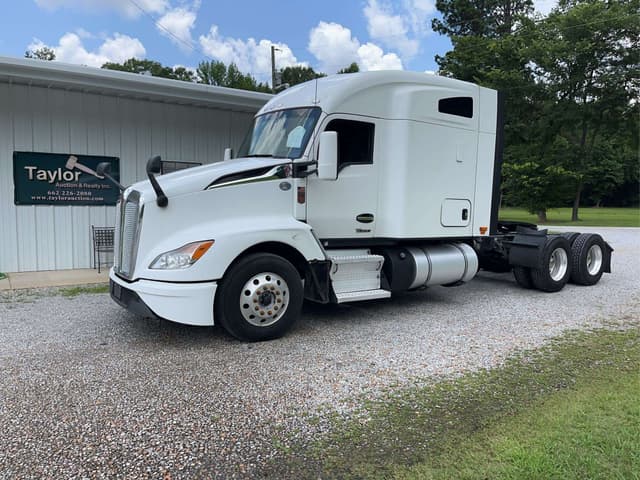 Image of Kenworth T680 equipment image 1