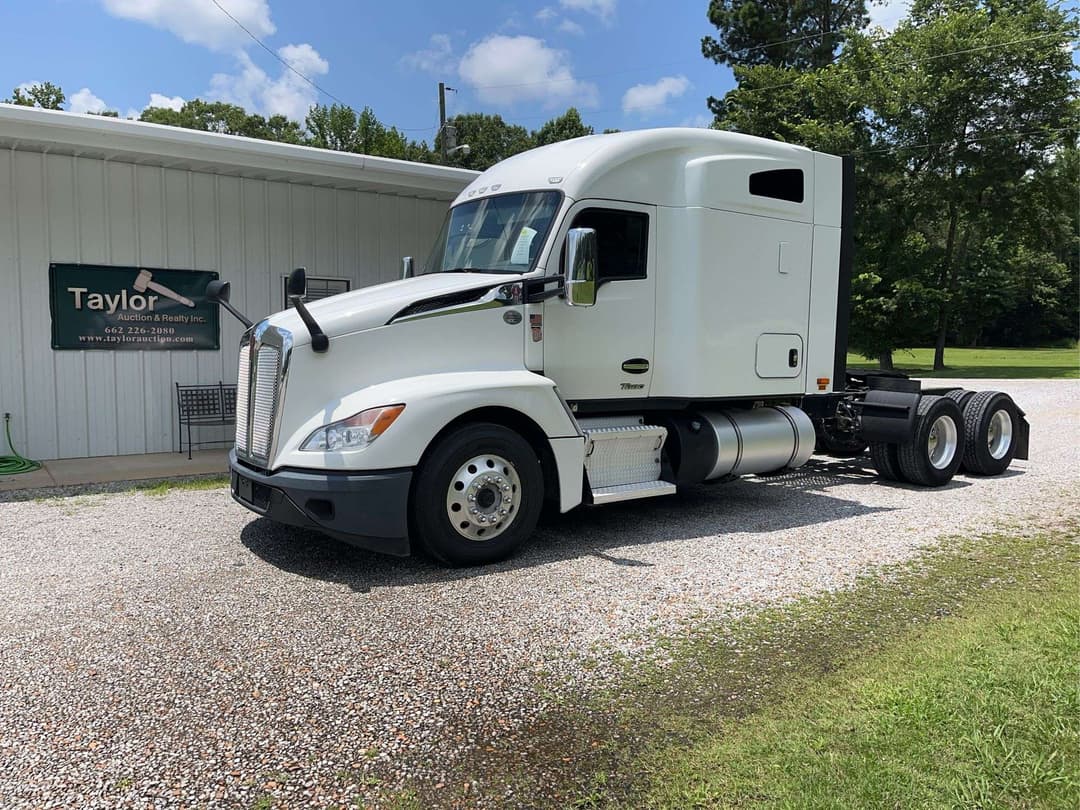 Image of Kenworth T680 Primary image