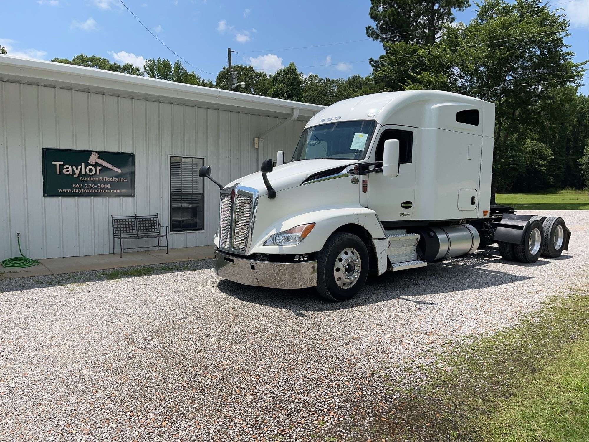 2022 Kenworth T680 Equipment Image0