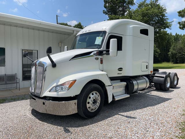 Image of Kenworth T680 equipment image 1