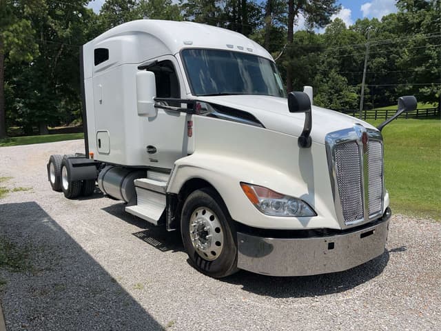 Image of Kenworth T680 equipment image 3
