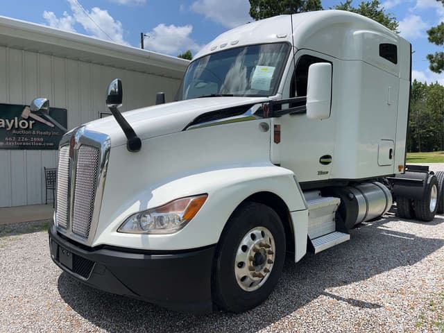Image of Kenworth T680 equipment image 2